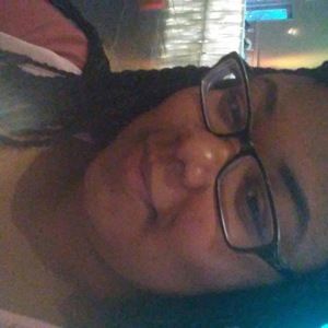 Meet your Posher, Raquel